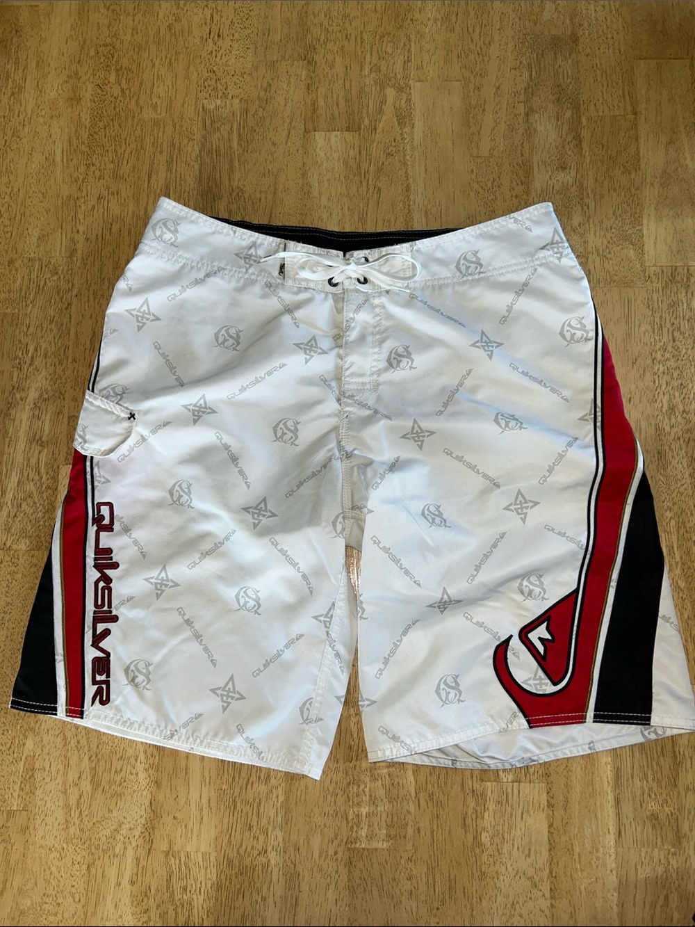 Y2K Quiksilver White Boardshorts with Red & Black Side Panels